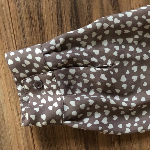 Joie Taupe Heart Print Silk Button Down Blouse XS - Picture 9 of 14